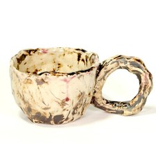 Skulptur Tasse Keramik Höhle