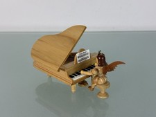 Erzgebirge Kurzrockengel 5,6 cm am Flügel 9 x 7,1 x 8 cm sitzen . Top Zustand