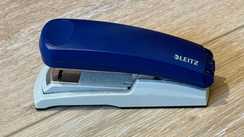 Leitz heftgerät 5505 blau - heftgerät,