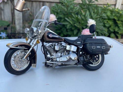 Ertl 2004 harley - 1:10,