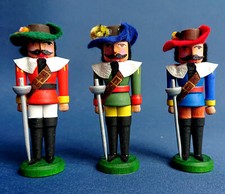 3 Musketiere Mini Nussknacker Fa. Werner Bergmann Seiffen Erzgebirge Fachhändler