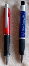 2 Pelikan Kugelschreiber - Werbekuli - mit Gummigriff - Levis + Stada