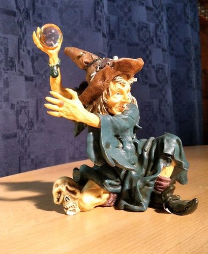 Hexe figur kunstharz mit - kunstharz,