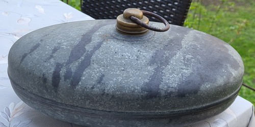 Antike wärmflasche aus zink - zink, /