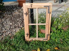 Wunderschönes altes Kreuzsprossenfenster mit Glas und Rahmen, Deko