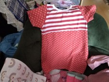 Markenlose Kinderkleidung Verschiedene Sachen