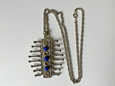 Halskette mit Anhänger