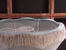 Lampenschirm antik Hell blau Stoff Fransen Vintage Drahtgestell H 24 cm