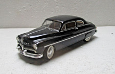 Gebautes Platikmodell 1949 Mercury im Maßstab 1/24- 1/25
