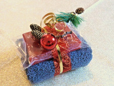 Naturseife Geschenk- Set Weihnachten- Handgemachte Duftseife + Handtuch