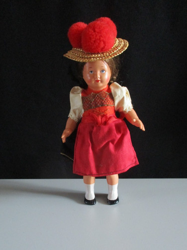Alte trachtenpuppe - alte,