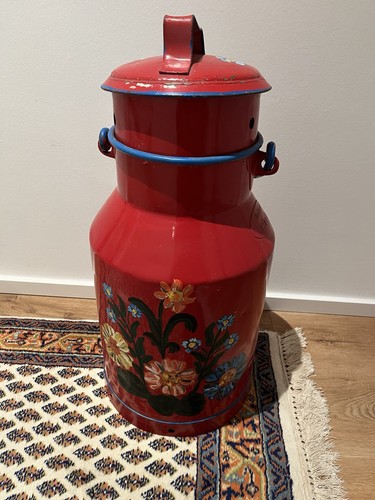 Große alte milchkanne rot - große,