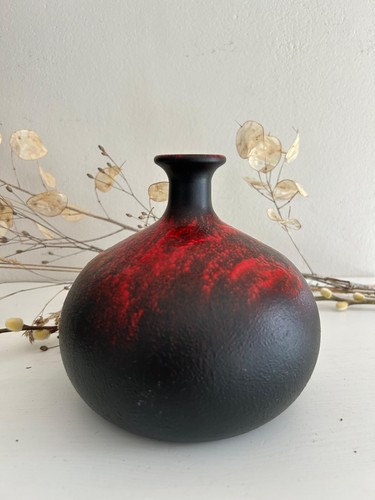 Vintage fat lava vase - lava,