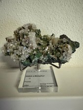 Stilbit (auf Melaphyr), gr.Stufe Indien, Mineralien N° 132/B8