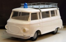 DDR Spielzeug  Barkas Krankenwagen mit Schwungrad;  M 1 : 25