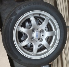 Alufelgen Alutec mit Bereifung Komplett 175 × 65 R15 + 1 Ersatzrad Bridgestone.