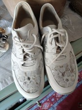 Neuwertige Schnürschuhe Von