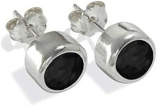 Elegante Ohrstecker mit facettiertem schwarzen Spinell (3mm)