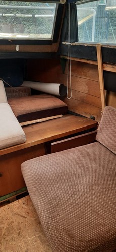 Langes motorboot ohne - motorboot,
