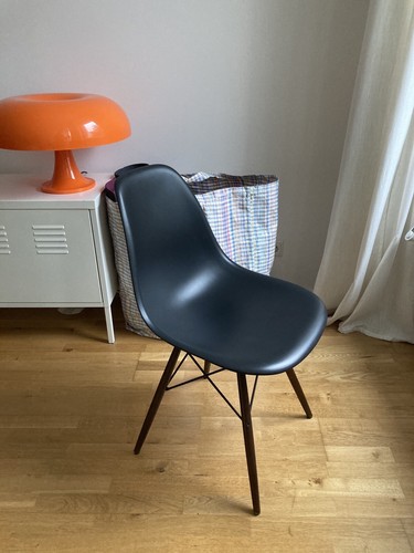 Vitra eames plastic side chair - side,