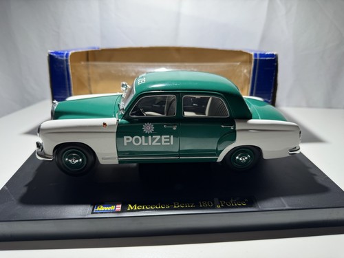 Revell mercedes benz 180 - 1:18,