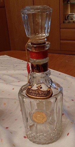 Alte leere whisky - alte,
