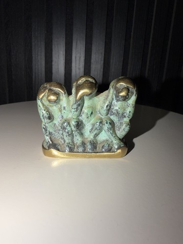 Drei affen aus bronze - drei, g)