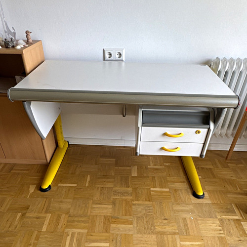 Kinderschreibtisch freistehend