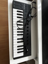 Komplete Kontrol M32  Smart Keyboard Controller