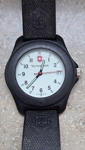Victorinox swiss made quartz - made,