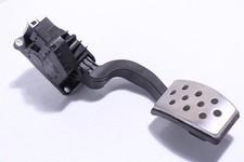 Gaspedal 13305804 Opel Corsa E 1.4  66 KW 90 PS Original 54686