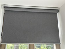 Smartes Rollo – dunkelgrau, 60x195 cm, mit Akku & Fernbedienungen