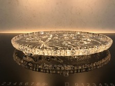 ein schöner Glas Teller