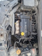 Motor 59kw 104699km opel - 1.2,