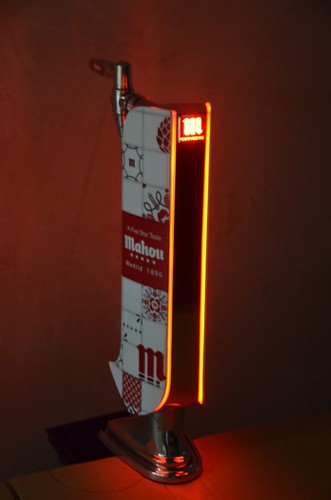 Mahou bierpumpe schrift - mahou,