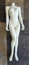 Schaufensterpuppe weiblich Mannequin Frauenmodell weiss
