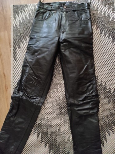 Schnürrlederhose