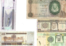 verschiedene banknoten aus