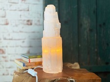 Selenit Nachtlampe Weiß - Edelstein Kaskaden-Pyramide 15-30 cm mit Kabel