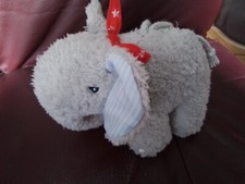 TCM / Tchibo Spieluhr Elefant mit Roten Halstuch Melodie Guten Abend Gute Nacht