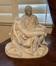 Michelangelo Statue Pieta