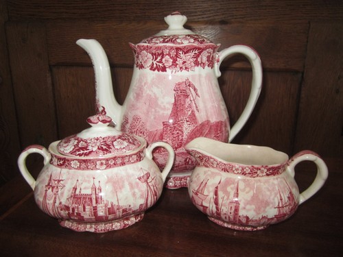 Palissy pottery thames river - thames,