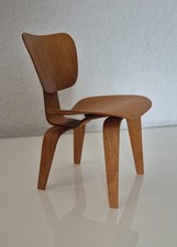Vitra Design Miniatur "DWC - Dining Chair Wood" - Designklassiker !