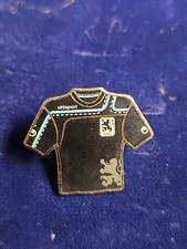 Alte Anstecknadel Pin Fußball
