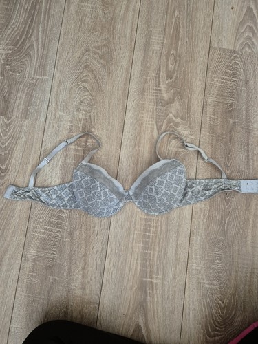 Grauweißer 75b von skin to - bh,