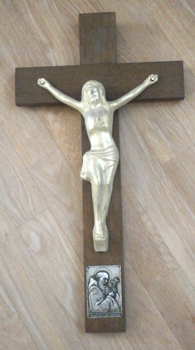 Holzkreuz mit jesusfigur 50 - holzkreuz,