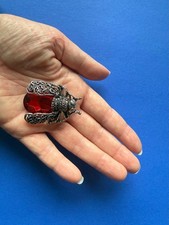 Luxuriöse Brosche im