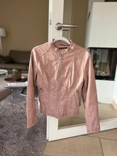 Rosa Lederjacke im