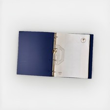 Leeres Münzbuch mit Einlagen