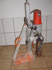 Kernbohrgerät MILWAUKEE Diamantbohrmaschine DCM 2-350 C  mit Bohrständer Beton